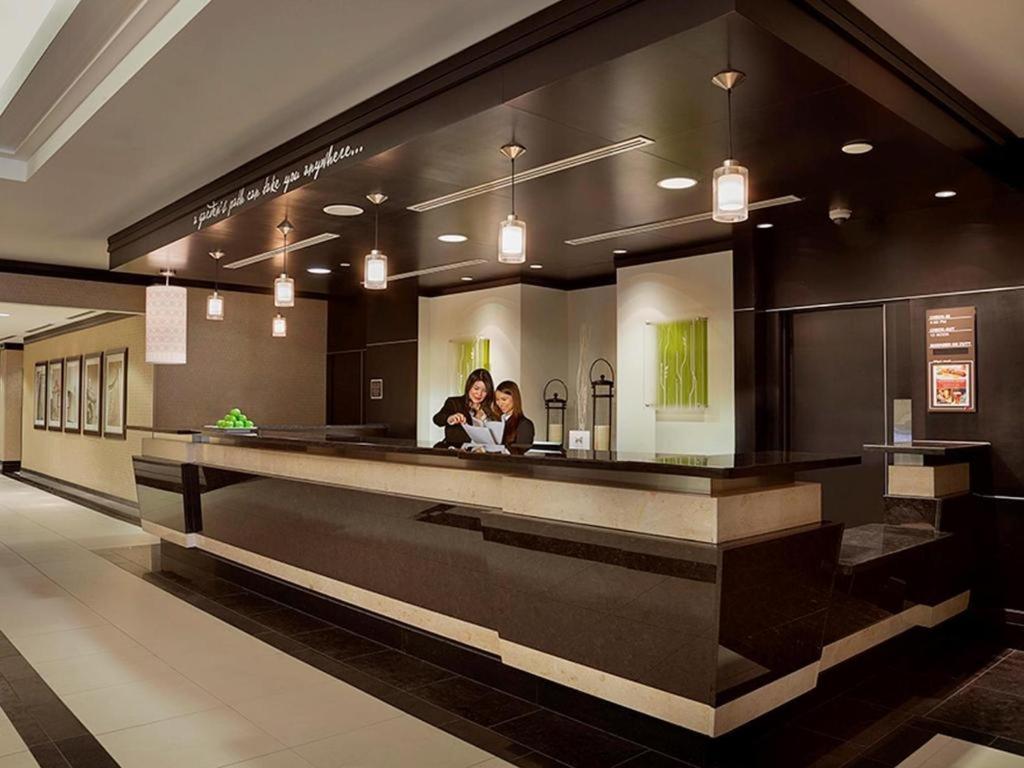 Revery Toronto Downtown, Curio Collection By Hilton Exteriér fotografie