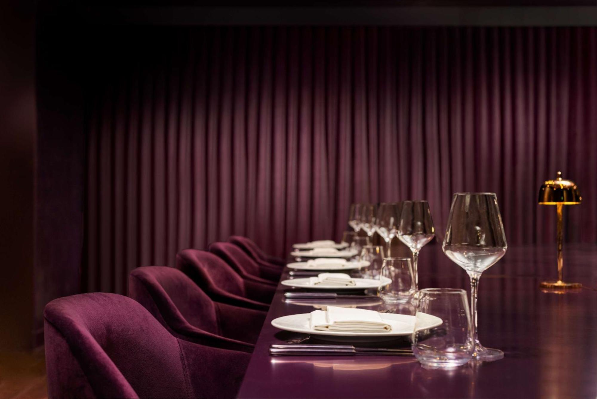 Revery Toronto Downtown, Curio Collection By Hilton Exteriér fotografie