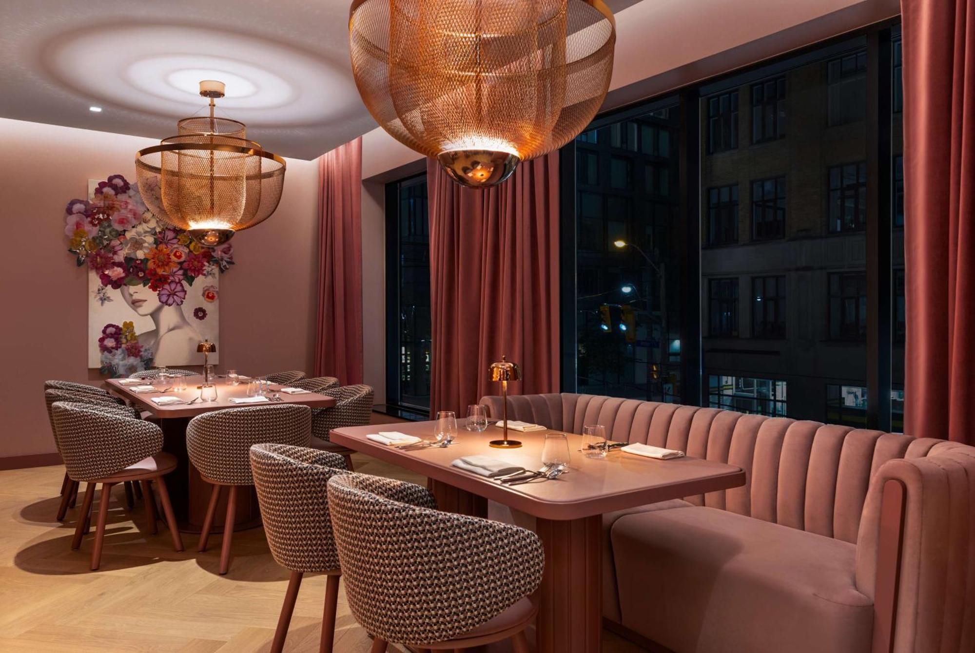 Revery Toronto Downtown, Curio Collection By Hilton Exteriér fotografie